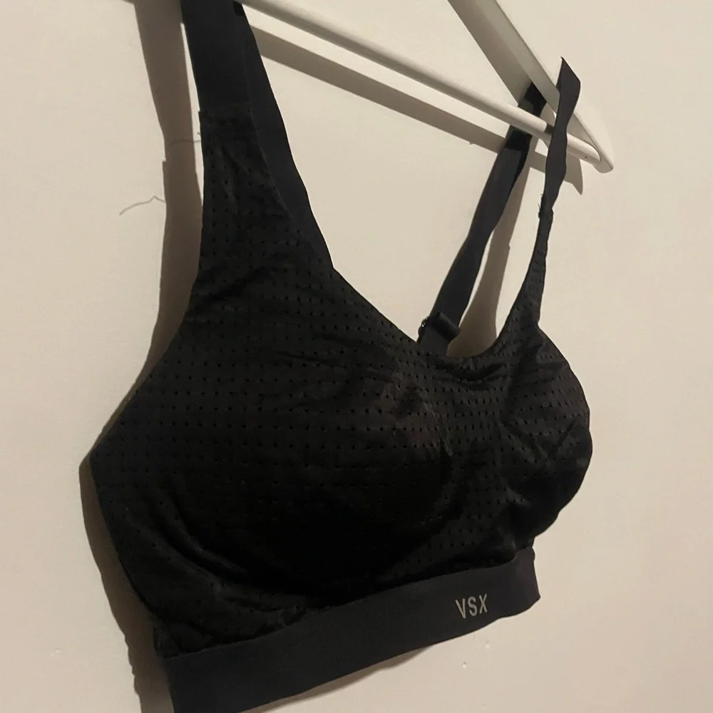 Victoria’s Secret Sport‎ Black Mesh Sports Bra Size 32b